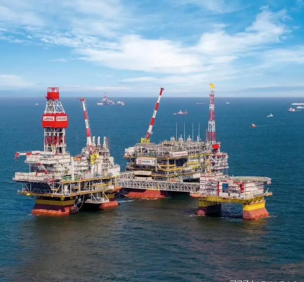 乌方首次突袭里海俄采油平台，20余口油气井停摆，能源打击范围再扩围当地时间1