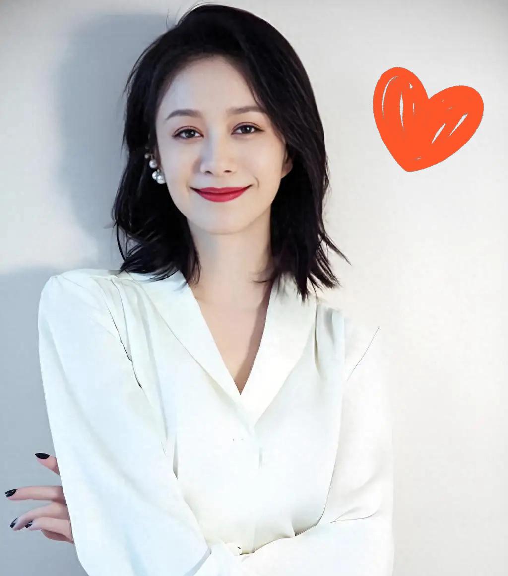 刚刷完倪虹洁那档综艺的片段，我差点没绷住。你能想象吗？一个女人扛着上千万债