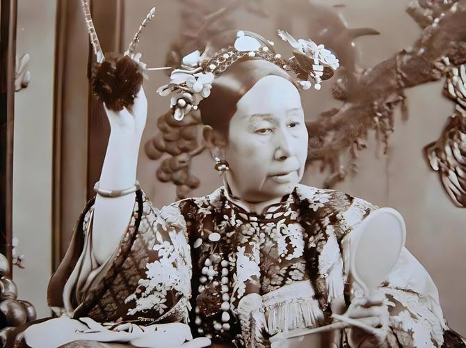 慈禧在多活20年，大清还会灭亡吗若慈禧多活二十年（即活至1914年前后），清朝灭