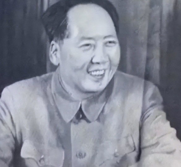 1956年，毛主席接见徐州地委书记时，忽然问他：“四”下面加个“南”是什么字？地