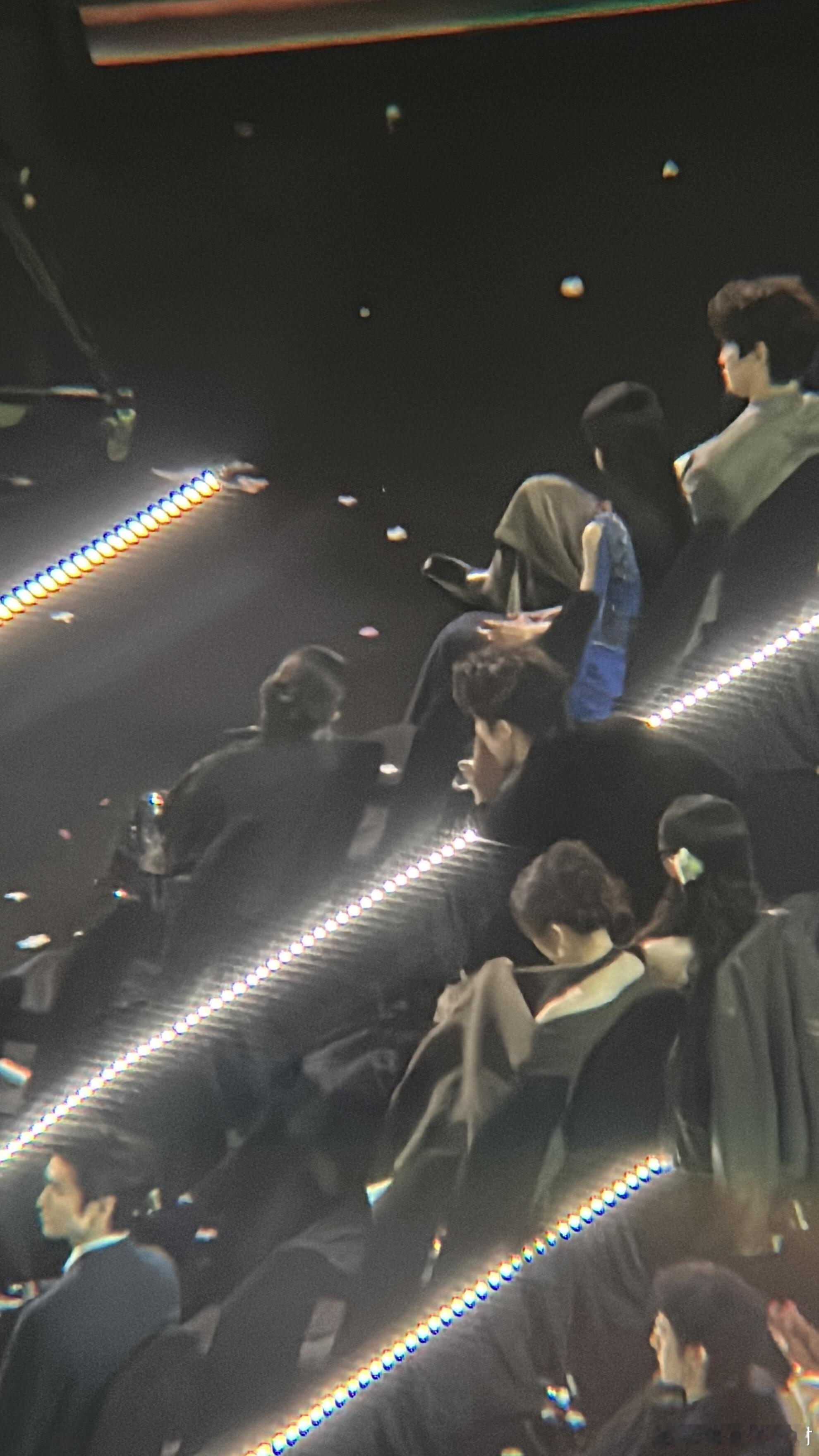 赵露思和王安宇聊了两分钟哈哈哈哈