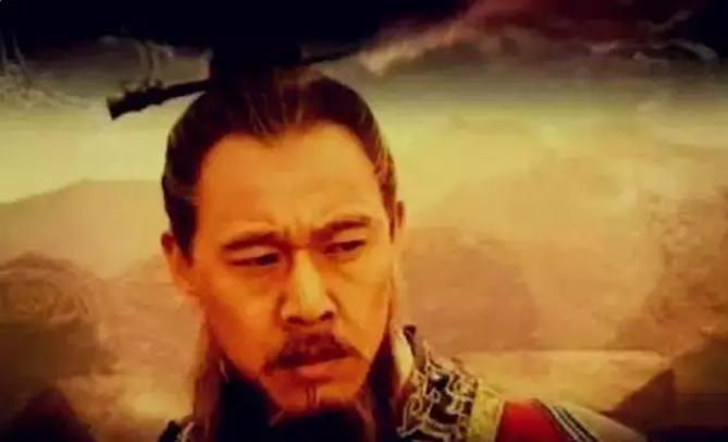 王翦打仗有个恶习，秦始皇心疼到不行，为啥还次次都答应？战国末期，秦始皇能扫平