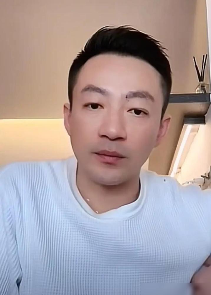 “我妈天天演贵妇”，汪小菲这句玩笑话，撕开了母子俩3年断绝关系3次的生意内幕。