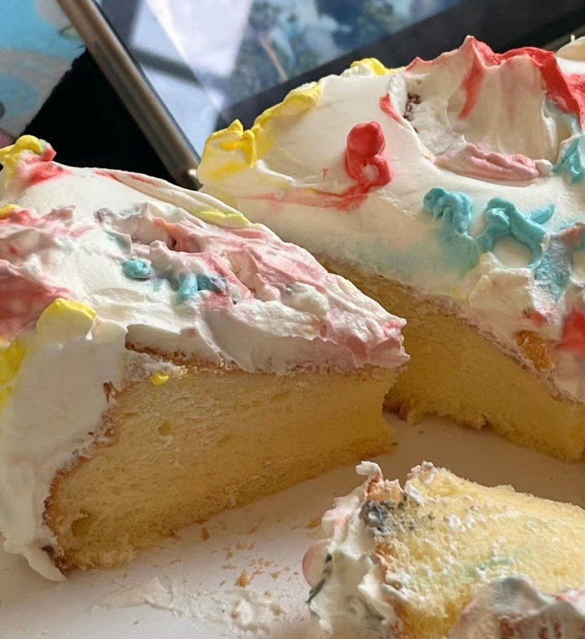 过生日舍友给点的蛋糕好难吃