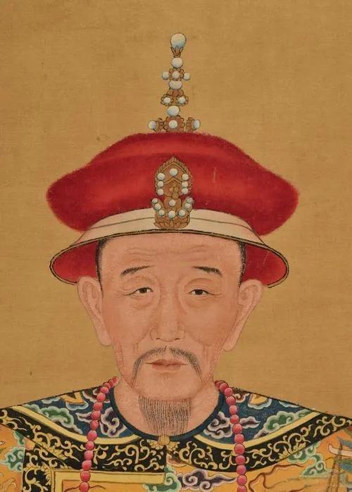 雍正突然问侍卫图里琛：“你今年有三十岁了吧，有正室夫人了吗？”图里琛连忙回答：“