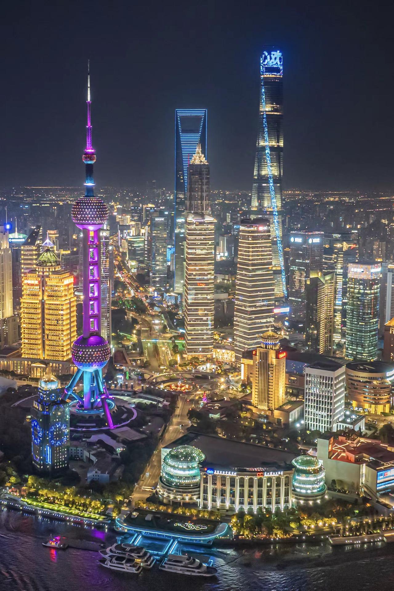 2025年被专业机构评定为达到发达标准城市的中国城市有哪些？人均GDP超过2万美