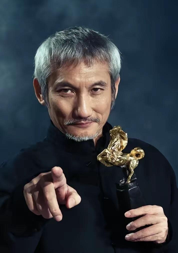终于弄明白了，最后徐克为什么要守在施南生身旁，不是因为当初背叛而愧疚，也不是因为
