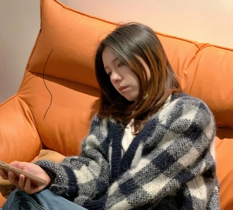 从小被爸妈捧在手心里的独生女，被婆婆掺和着被离婚了。从小妈妈教育就是让我每天开开
