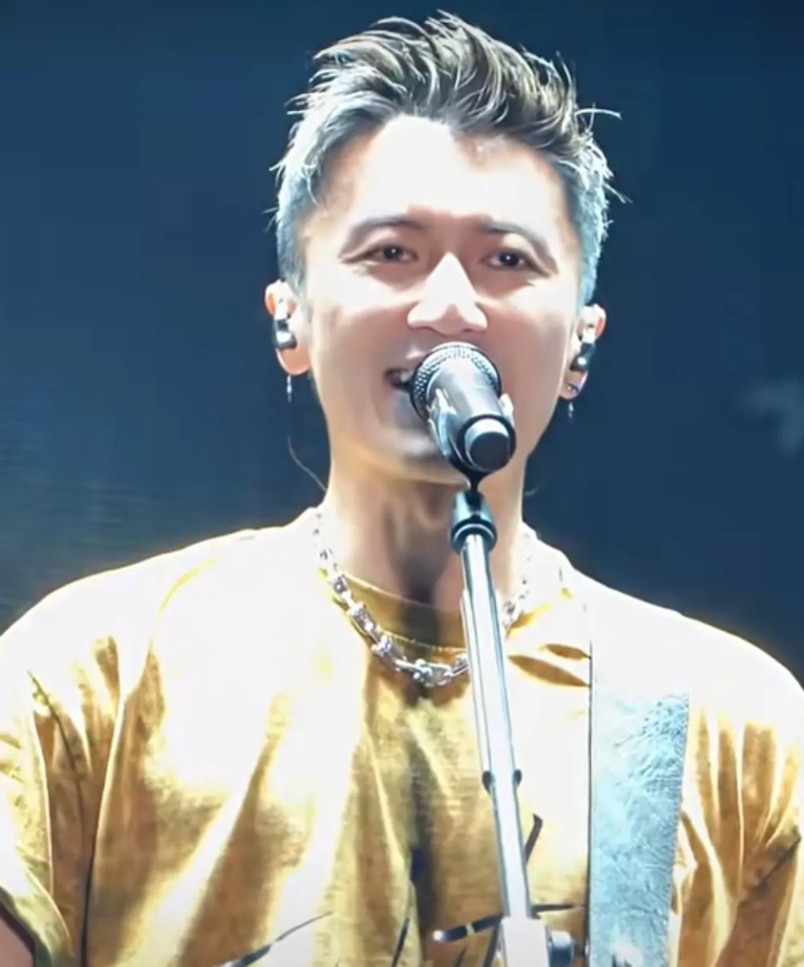 谢霆锋重庆演唱会是一场高规格的视觉盛宴香港明星谢霆锋重庆演唱会，在国庆期间的
