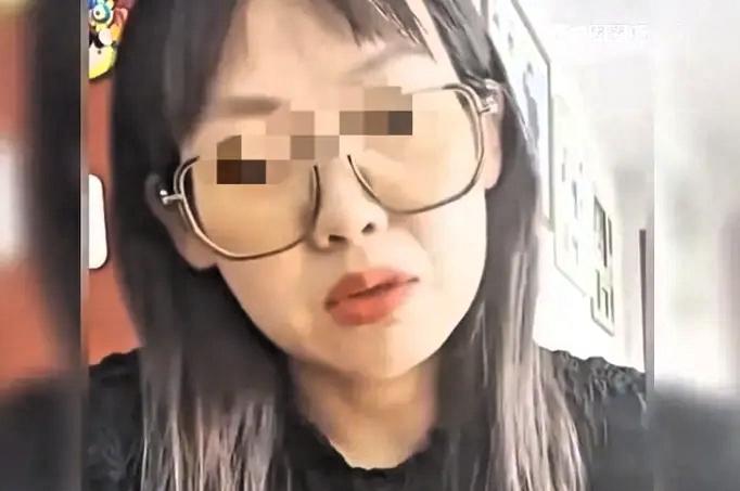 这个事最近火了。失业女生拉着亲弟弟凑了七万多开电商卖螺蛳粉，刚做一个多月，店铺每