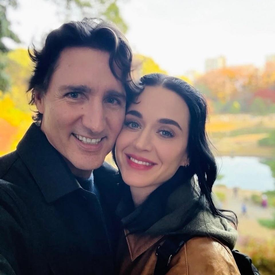 上班哪有退休香？特鲁多和水果姐官宣恋爱，石破茂实现拉面自由。特鲁多和石破茂执政