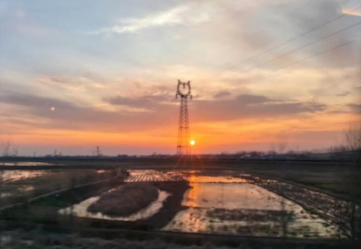 我一直认为世界上不可能被打垮的国家，一是需要战略纵深，二是要有主体民族，三是要有