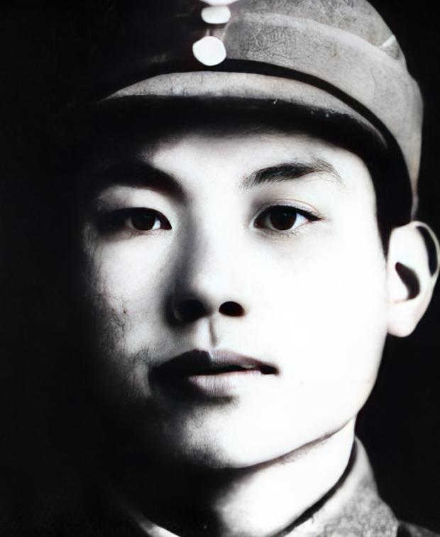 1961年，周总理在钓鱼台偶遇一个落单的少女，就问她：“你爸爸是谁？”少女说：“