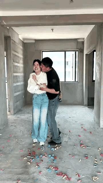 这就是买房的意义吧？很多人平时总说房子贵、贷款累，可真碰上事了，你才会明白，家