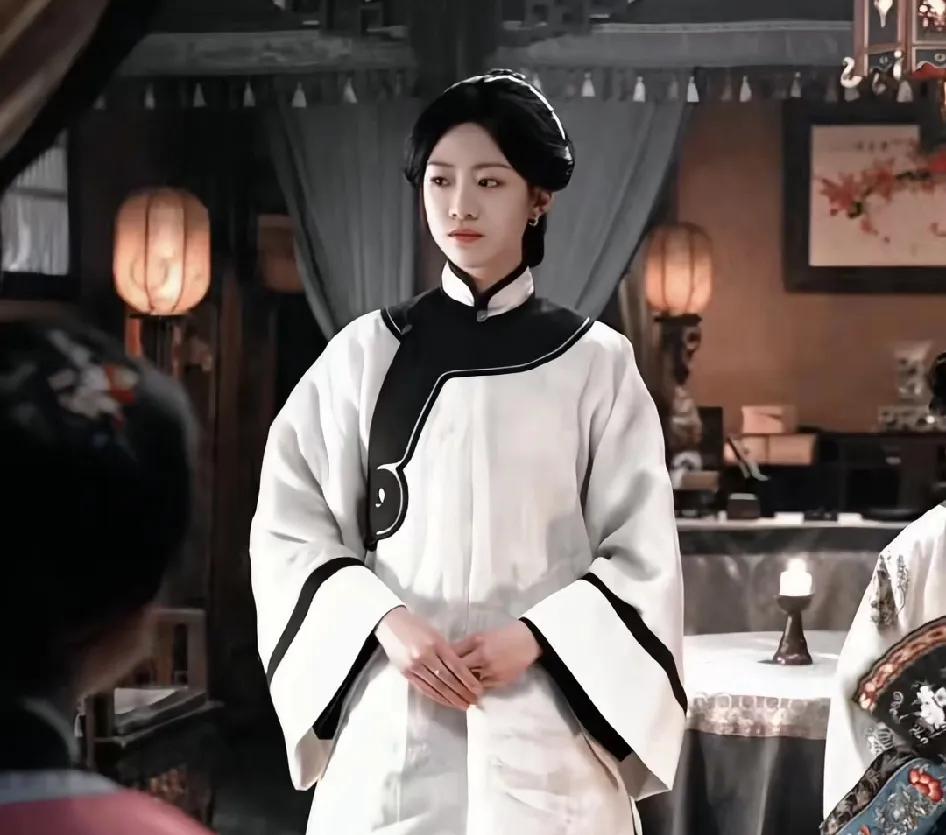 看了朱亚文大生意人，发现和他演夫妻的向涵之真的演技很好。向涵之虽然出生美国，但