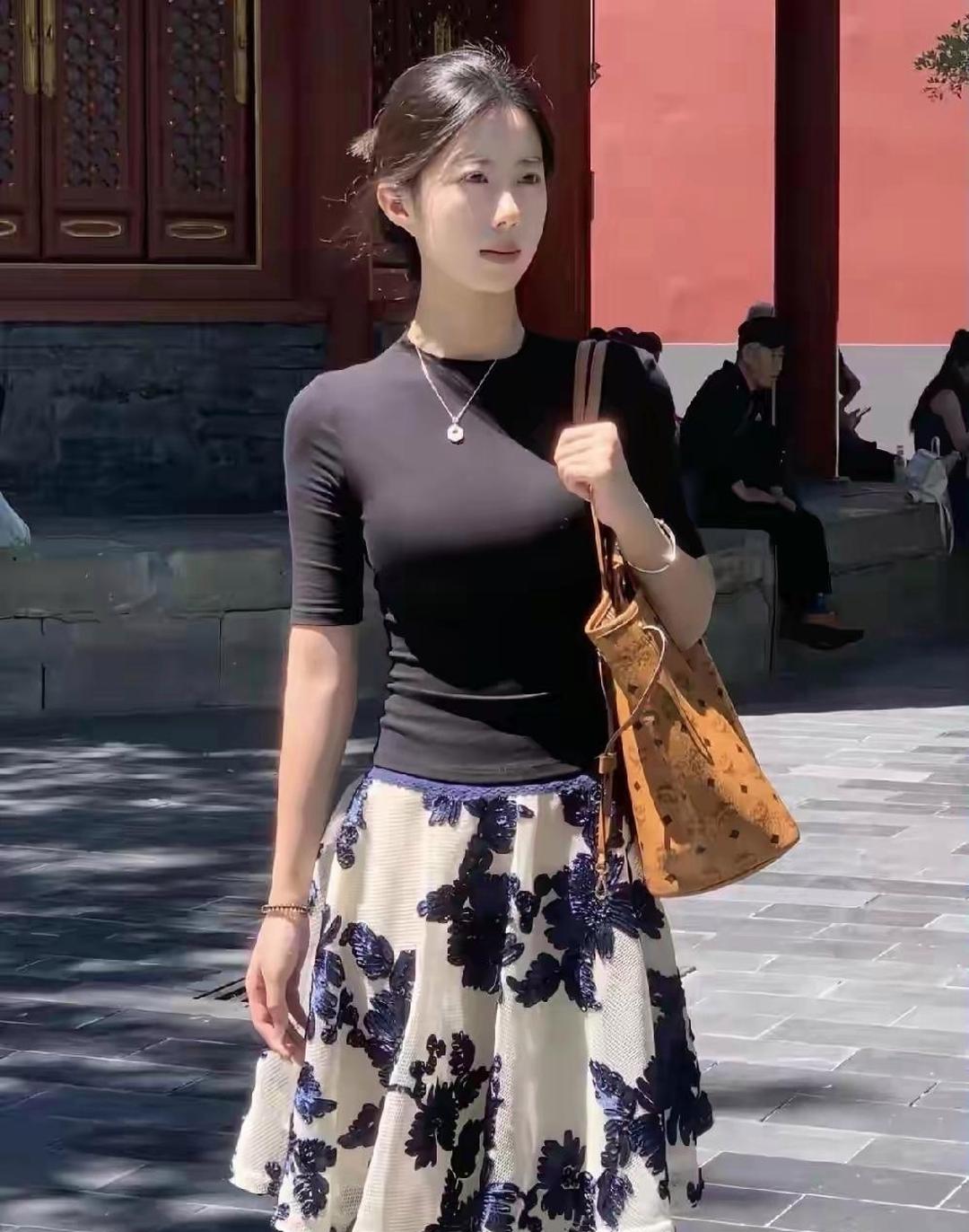 旅游看见的，这颜值一点不输明星啊