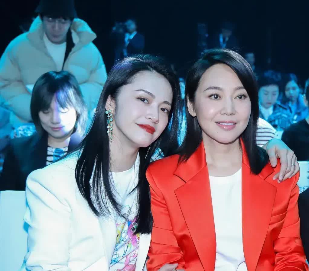当年，姚晨给儿子办百日宴，她提前一个星期通知好友闫妮，没想到闫妮却没来。姚晨给闫