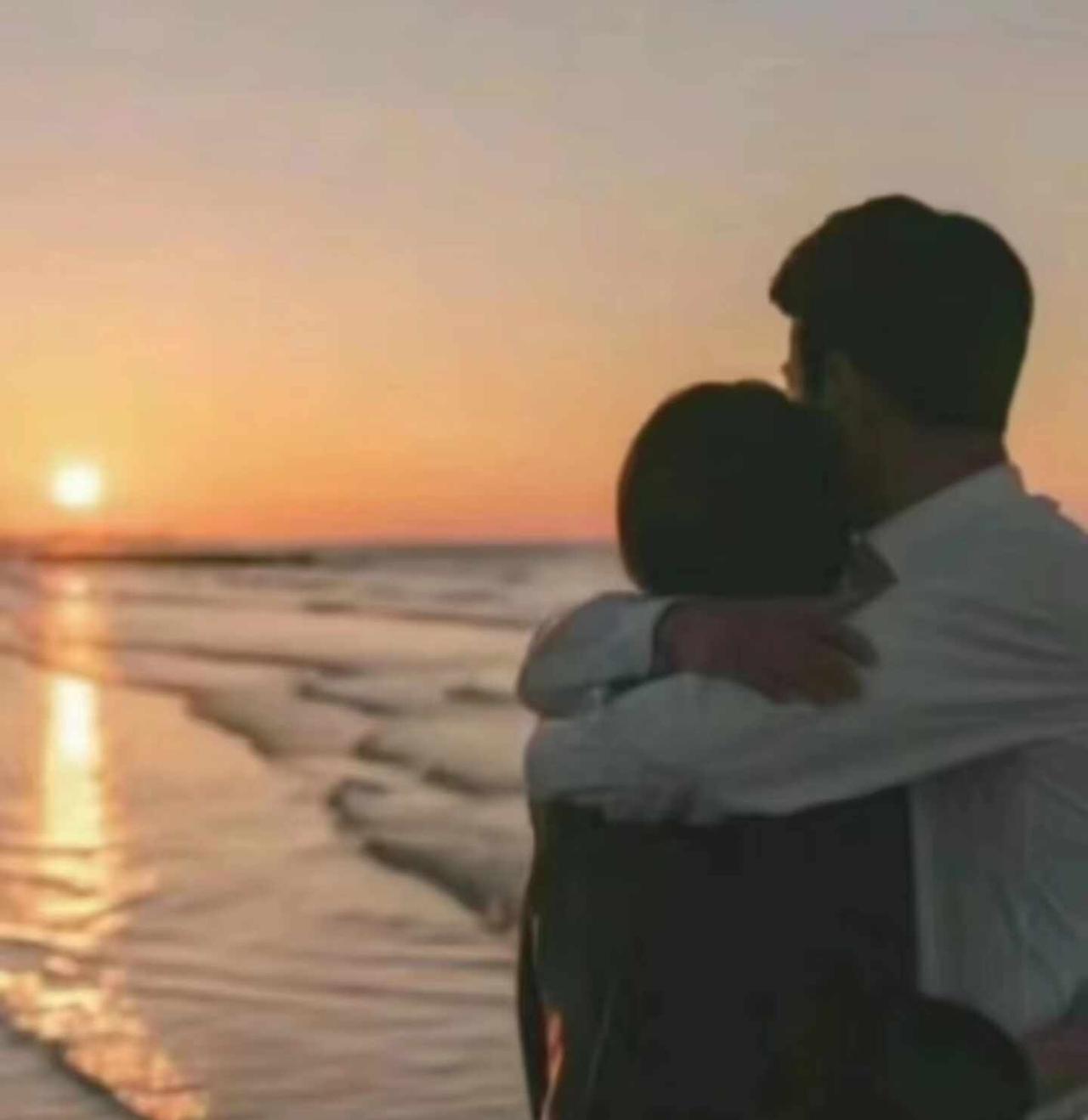 恋爱冷知识：1、男生喜欢你的程度跟与你接吻的次数成正比。2、情侣之间关系越好越