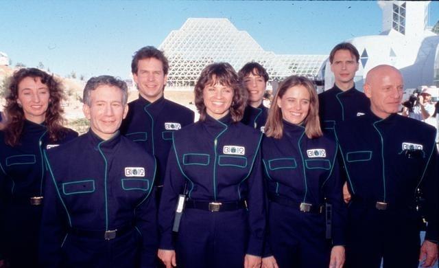 1991年，美国特意做了一个轰动全球的实验，把4男4女关在一起两年，再次打开房门