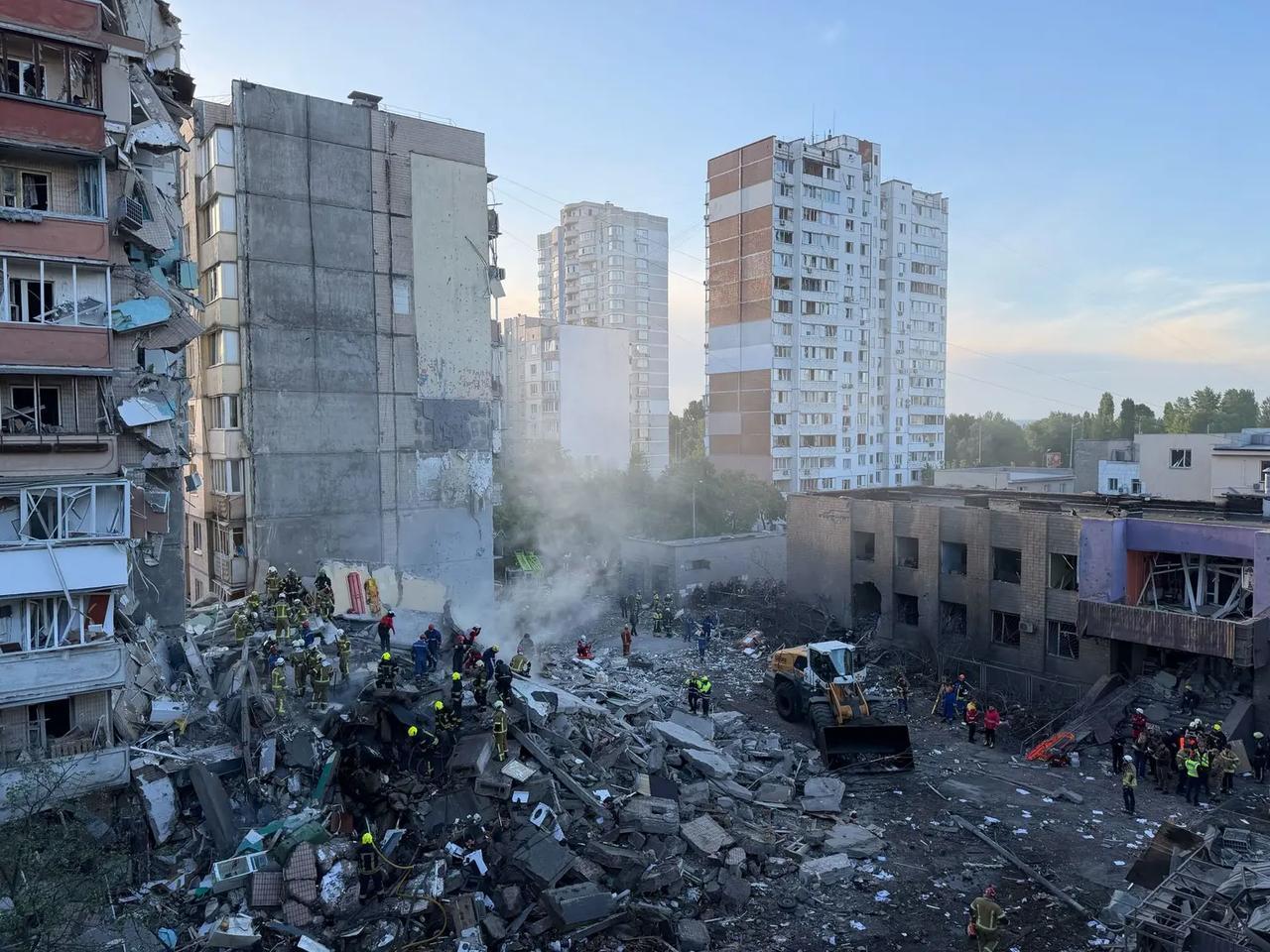 泽连斯基下达全军总攻令！俄乌冲突爆发四年多来最惨烈的一夜，还是来了，没人想到俄方