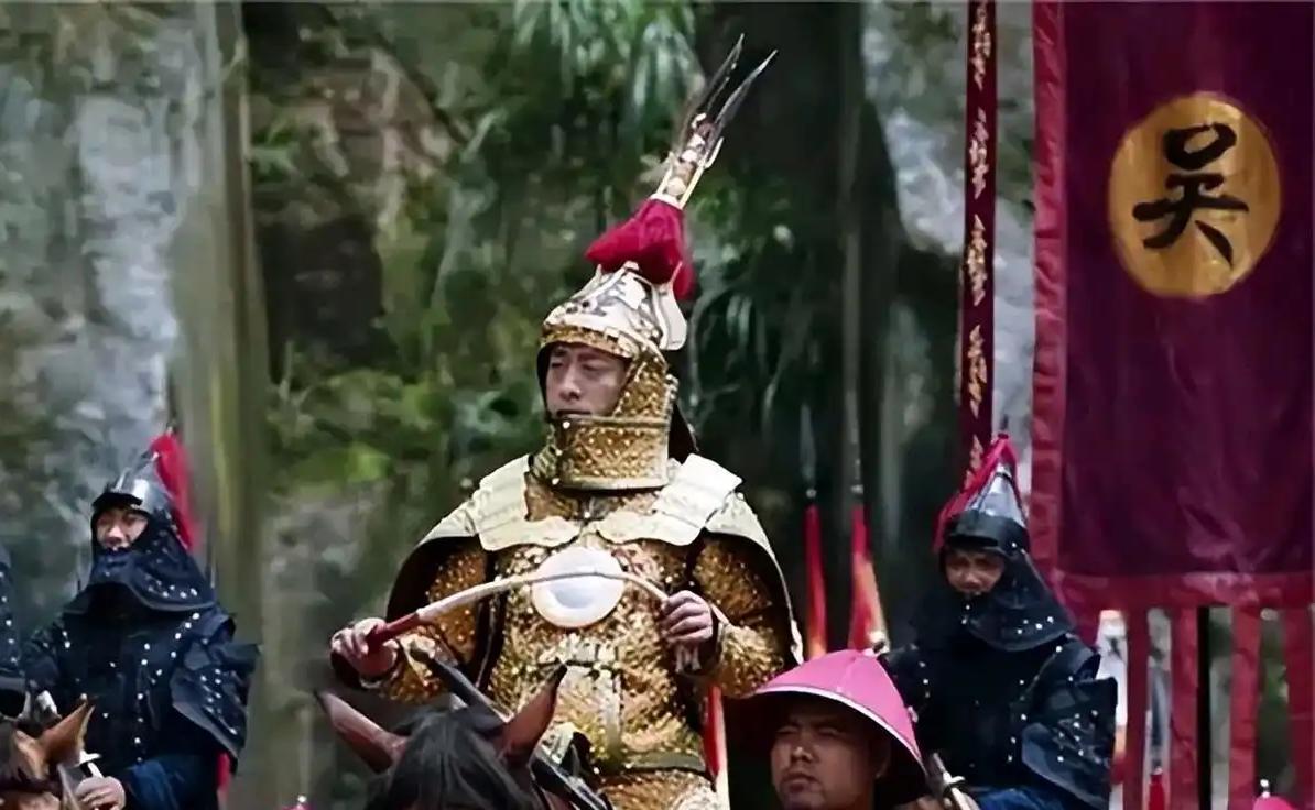 1681年，昆明城破的那天晚上，一个16岁的少年穿上龙袍，走上大殿，举刀对准了自