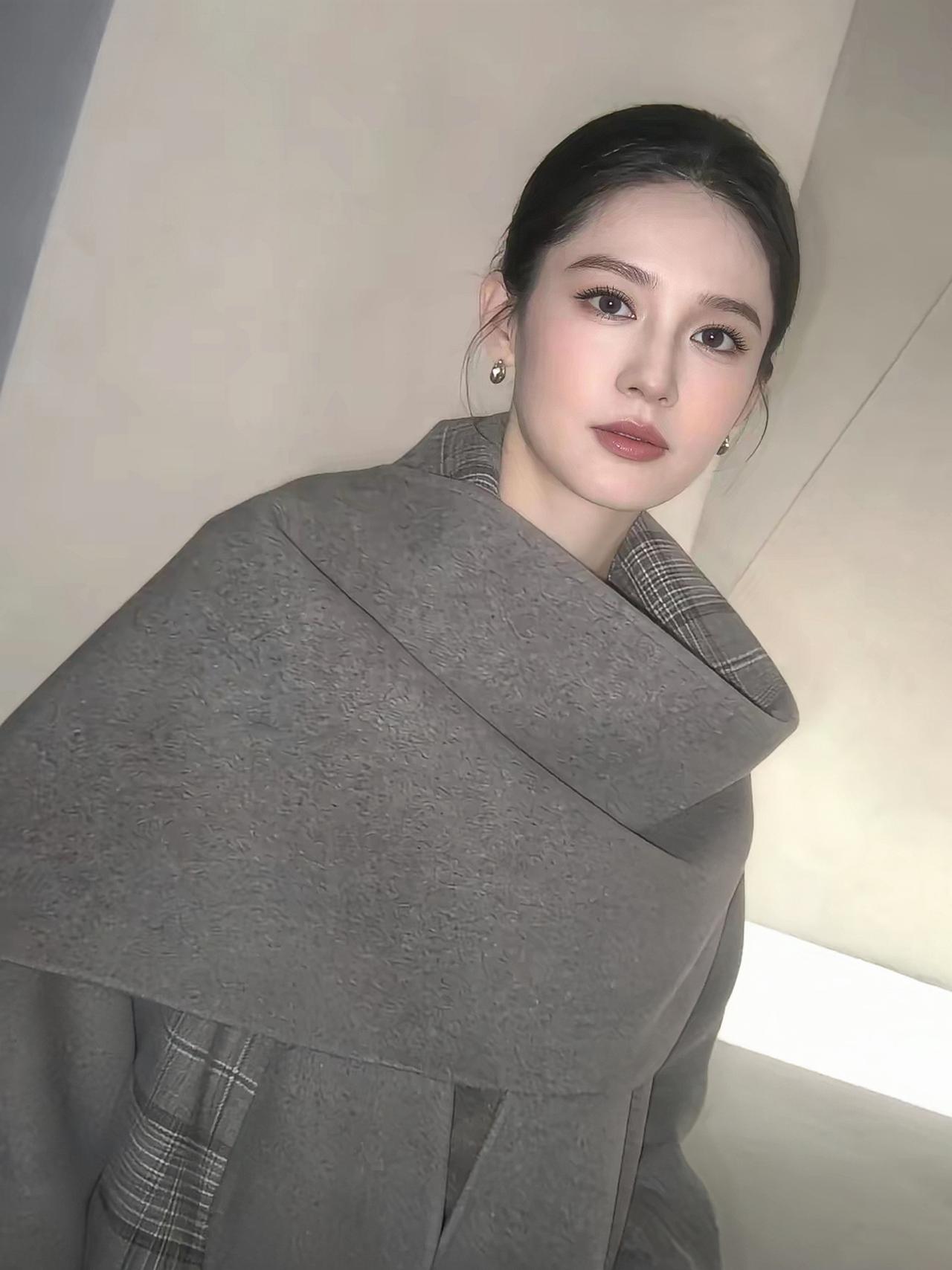 李沁美了美了！[比心][比心][比心]李沁风采依旧！[赞][赞][赞]李沁气