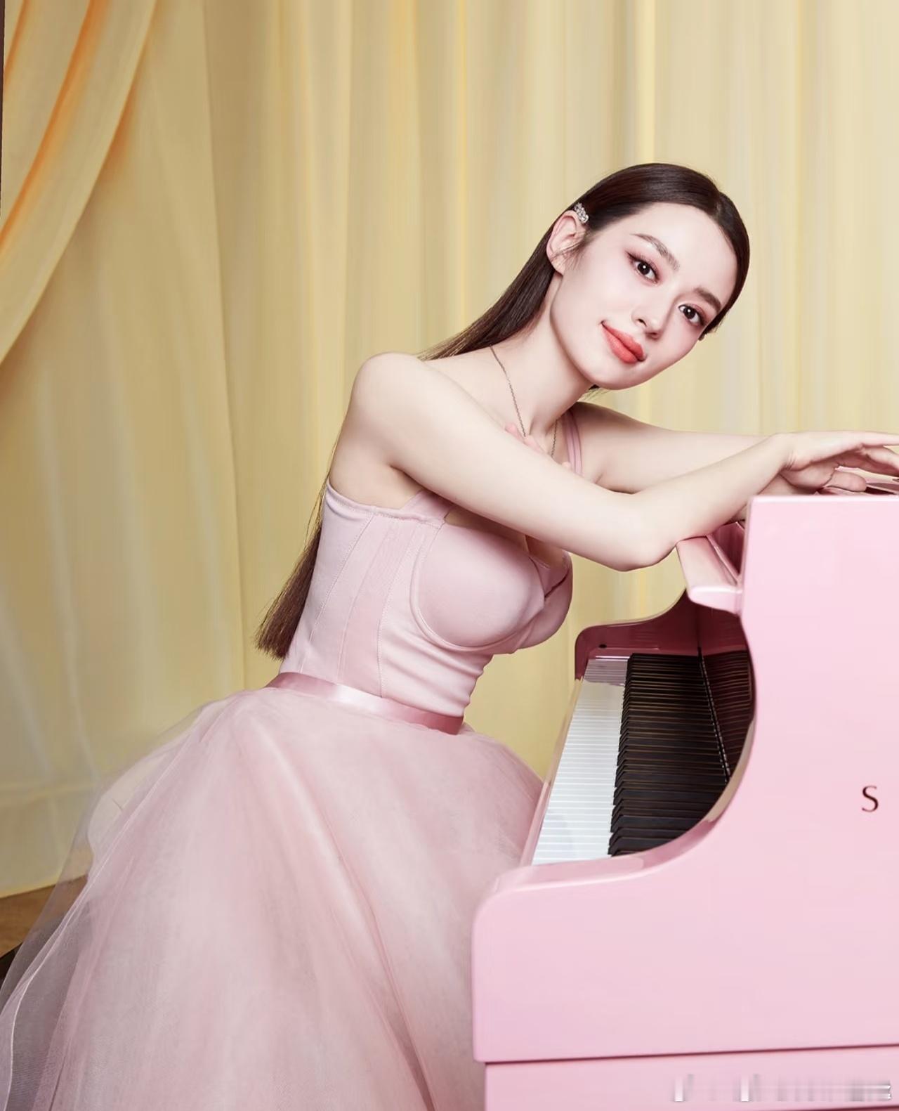 郎朗看到吉娜照片放心了热点观点吉娜新疆认怂！秋裤焊身打脸“我要好看”，郎朗终