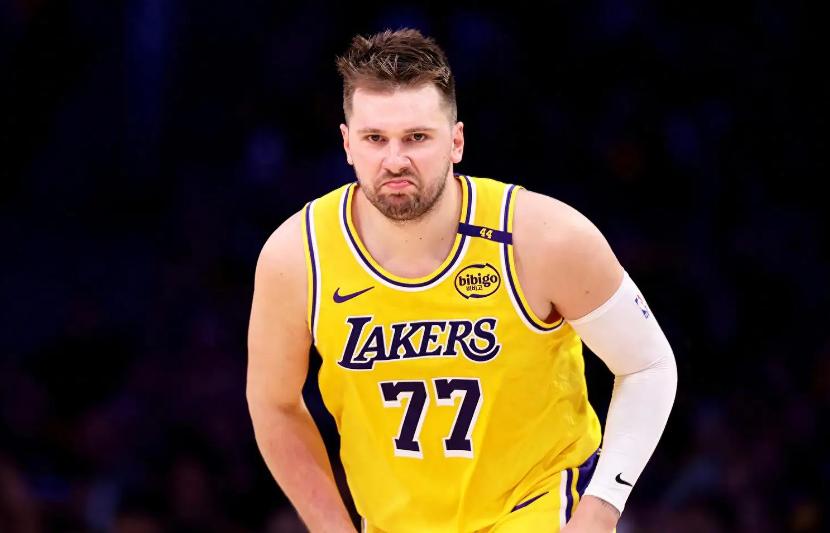 确定了，湖人明天打篮网，2人不打，1人复出，东契奇该歇了！湖人6连客结束了。