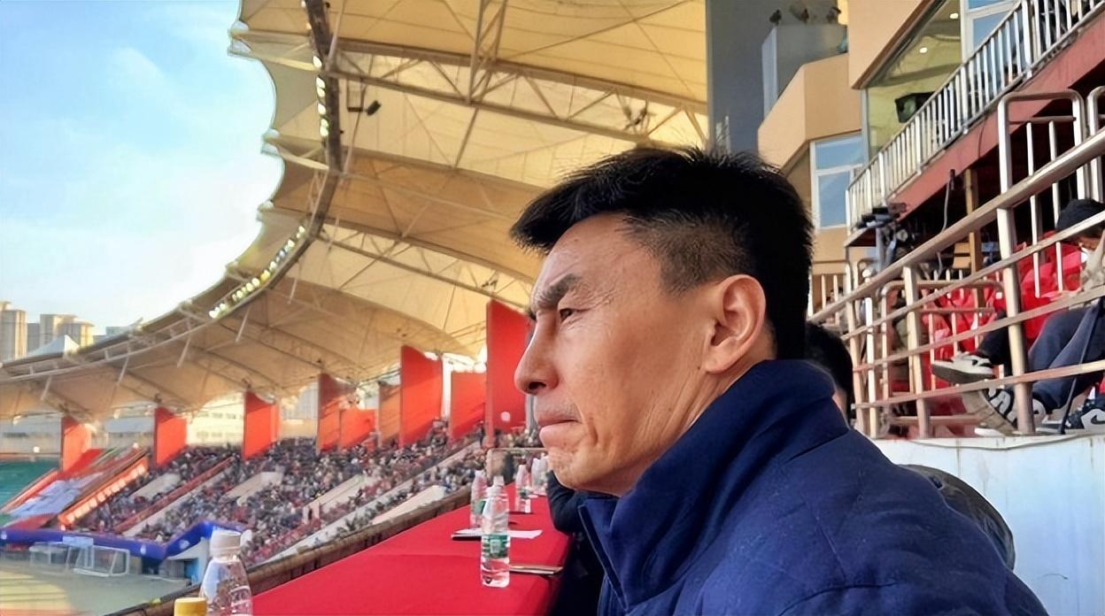 青岛海牛队提前降级到中甲之后，球队主帅米兰下课成为定局。所以，海牛队下赛季会请哪