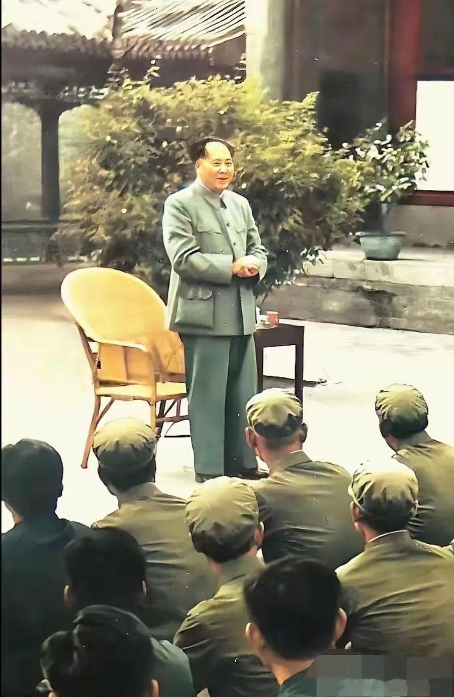 【半世风雨喧嚣，民心自有答案 ，谨以此文向毛主席致敬】   五十年了。  