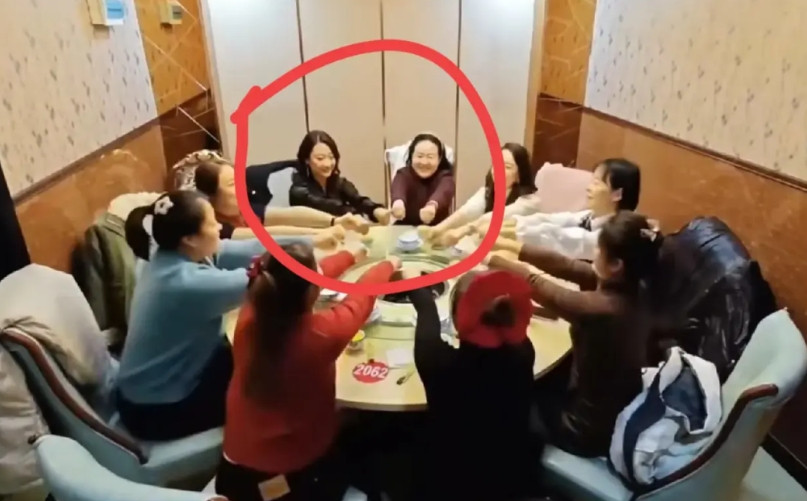 天水血铅幼儿园女老板，李慧芳，年初与姐妹同事们聚会，一桌9个人，恰巧这次被刑拘8
