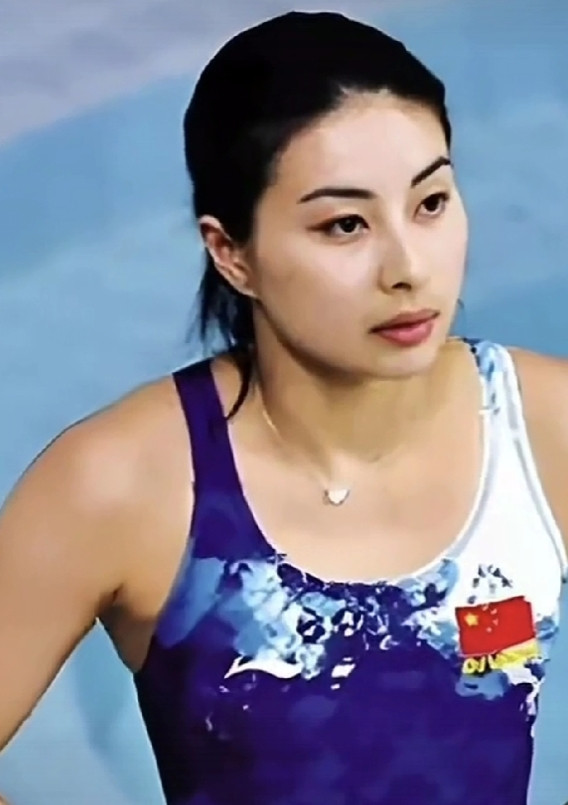 霍家儿媳差距有多大？朱玲玲净身出户，郭晶晶生娃获两亿基金，太婆婆宠上天谁能