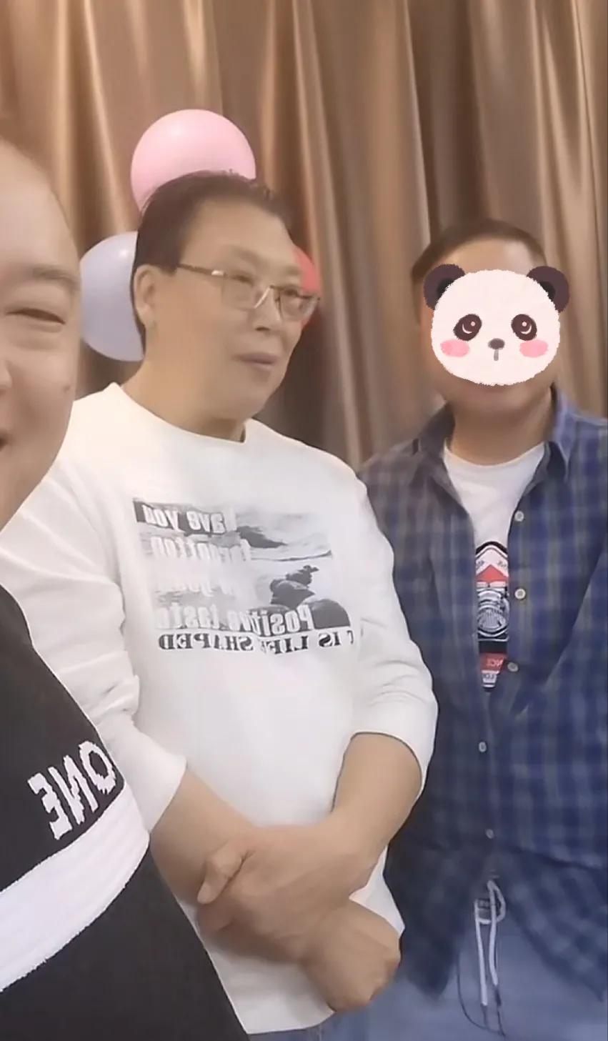 还记得这位香港戏骨吗？息影后罕现身私人派对，打扮朴素难掩强大气场爱看港剧的网友