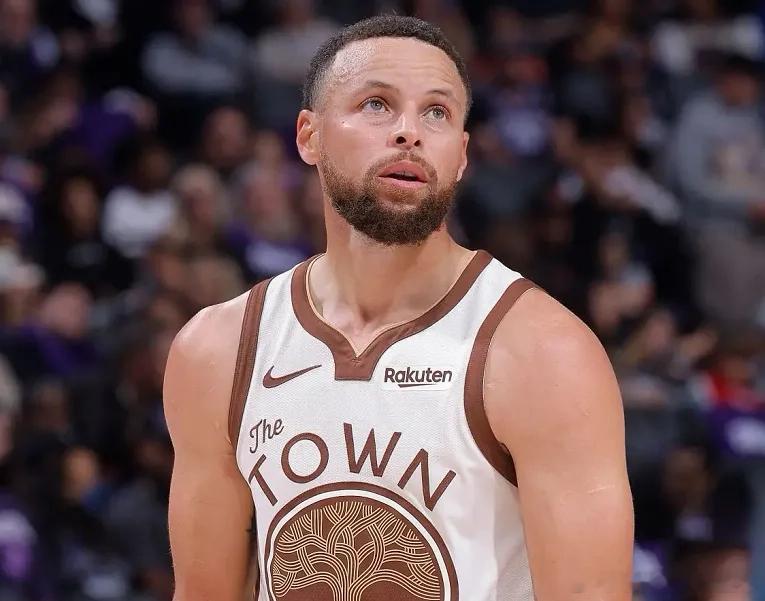 NBA是一门生意，前人栽树后人乘凉！美媒统计了NBA球星生涯保障合同薪资排行榜，前20全为现役球星，
