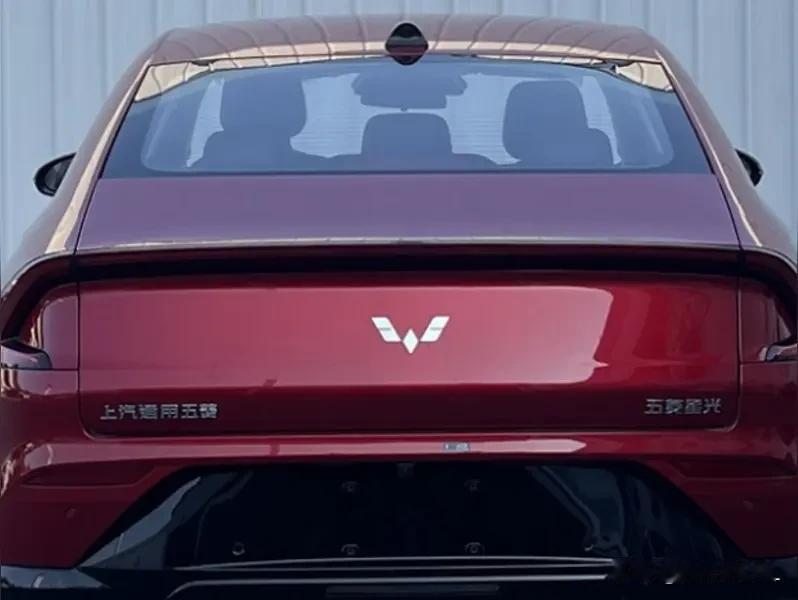 中国10大知名汽车品牌：第一：国产骄傲——红旗。第二：销量巨头——吉利。第