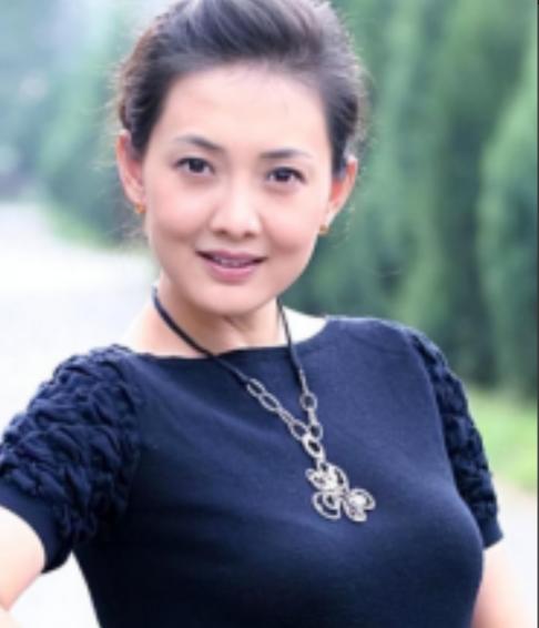 2007年，牛莉生下一女，在一次吵架的过程中，牛莉怒气冲冲地问老公刘亚东：