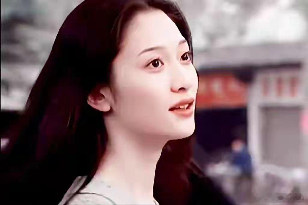 最近在《乘风破浪2026》里，不少人都被李小冉的状态狠狠惊艳了！年近50，身段依