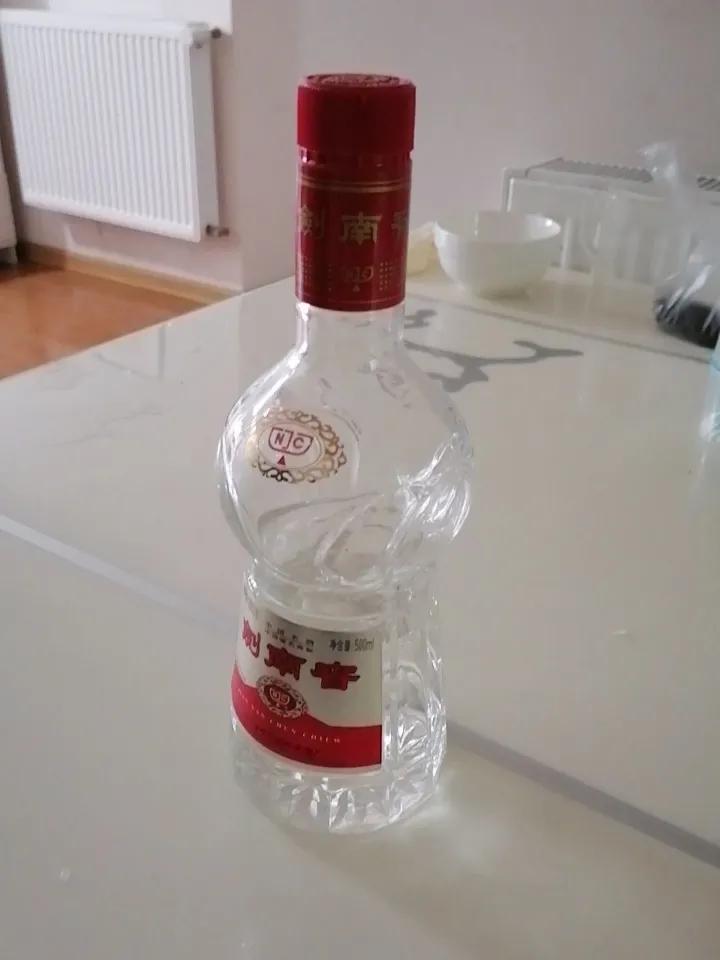 我刚调到一个单位主持工作，对一切情况都不熟悉，所有人看着都很陌生。特别是班子内部