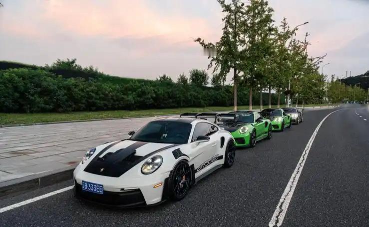 今天12月销量都公布了，可以总结全年了最成功的合资：1、丰田：销量不减反增，