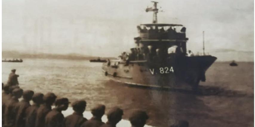 1960年一次，海军扫雷队正将一枚美军水雷拖回去研究，不料潜水员忽听到异响，