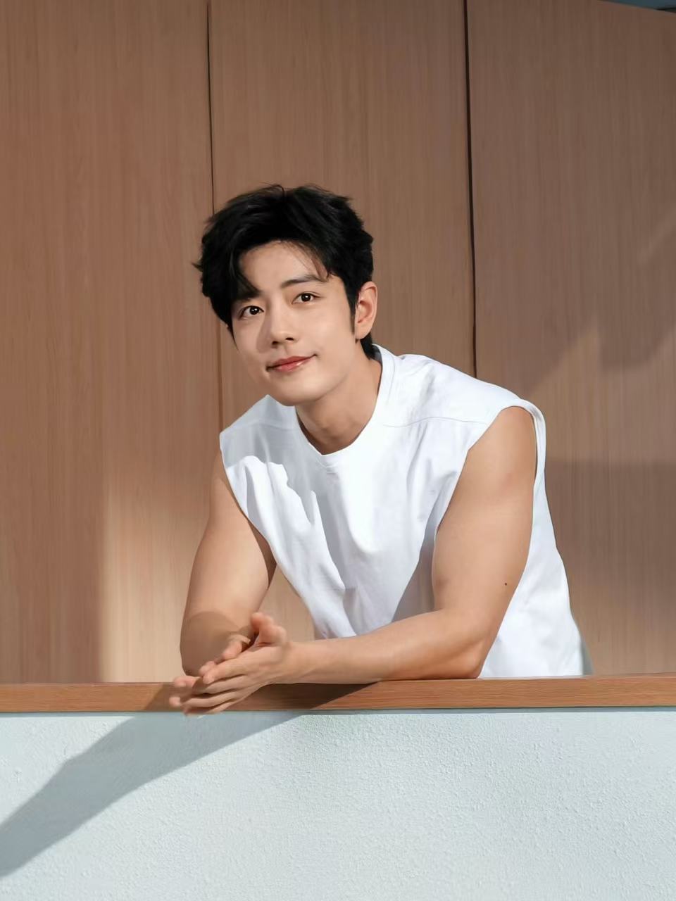 关于肖战的刹那肖战的几帧刹那关于肖战的刹那，好帅好清爽~完全男大来的