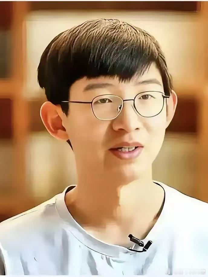 北大学霸的一段话点醒众人:“你穿的再好，别人也只会多看你一眼，如果你书读的漂亮，