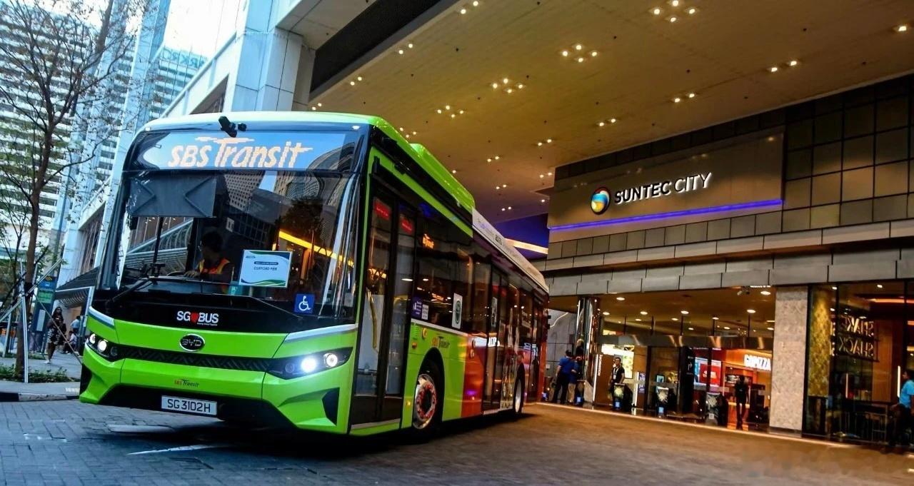 合同总额超1.05亿新加坡元（约5.75亿人民币）近日，比亚迪成功斩获新加坡陆路