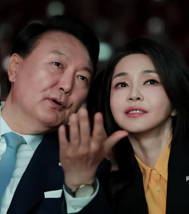 尹锡悦的煎熬金建希二审比一审增加2年多刑期，三审还没开庭，但特检组请求法院判7