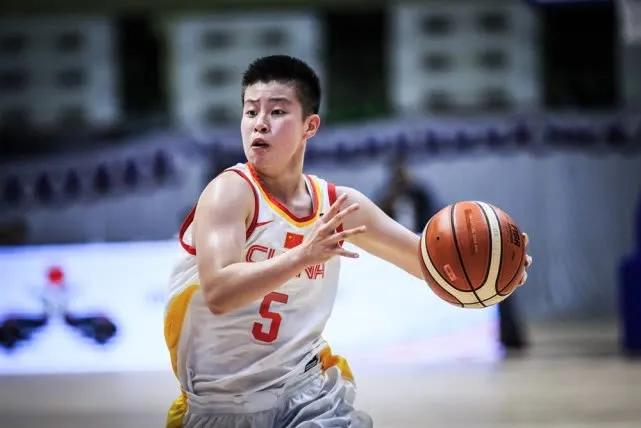中国女篮球员表现最差的就是李缘了。宫鲁明训练这么严格，要求这么高，怎么像李媛这样