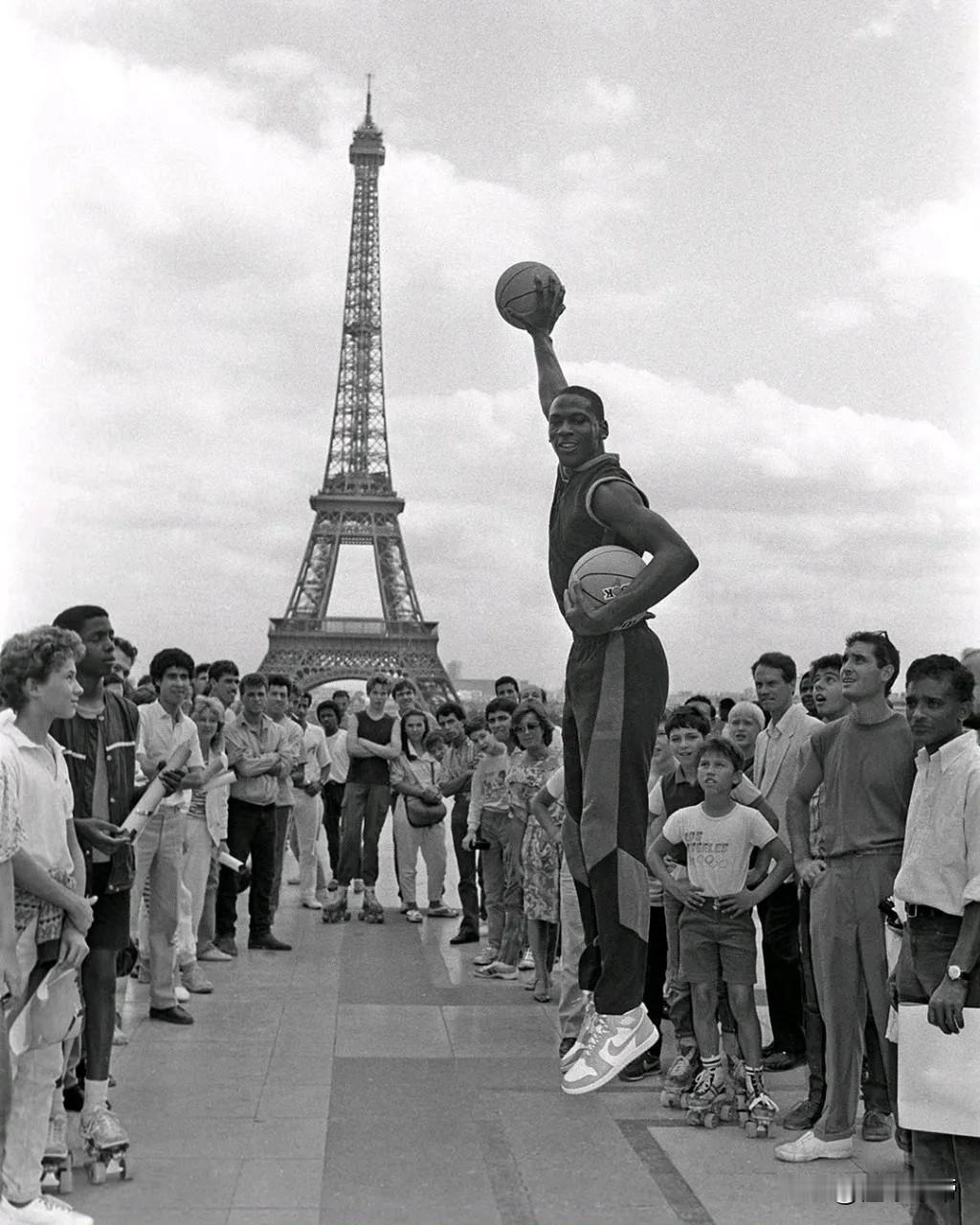 你从未见过的乔丹，法国媒体曝光了乔丹罕见的照片!近日，法国知名体育媒体《队报