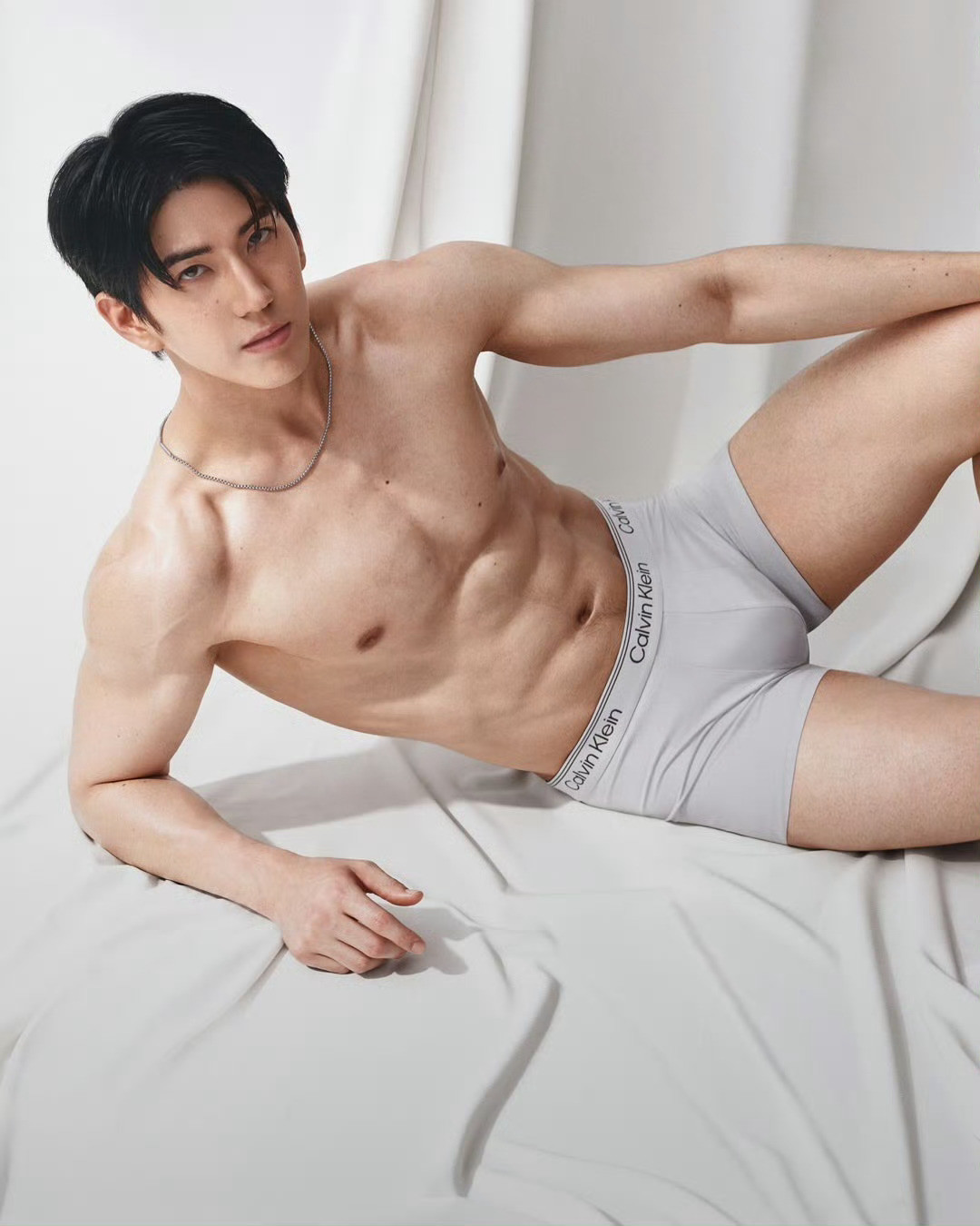 泰国演员SEATAWINAN📸CalvinKlein宣传图集，简