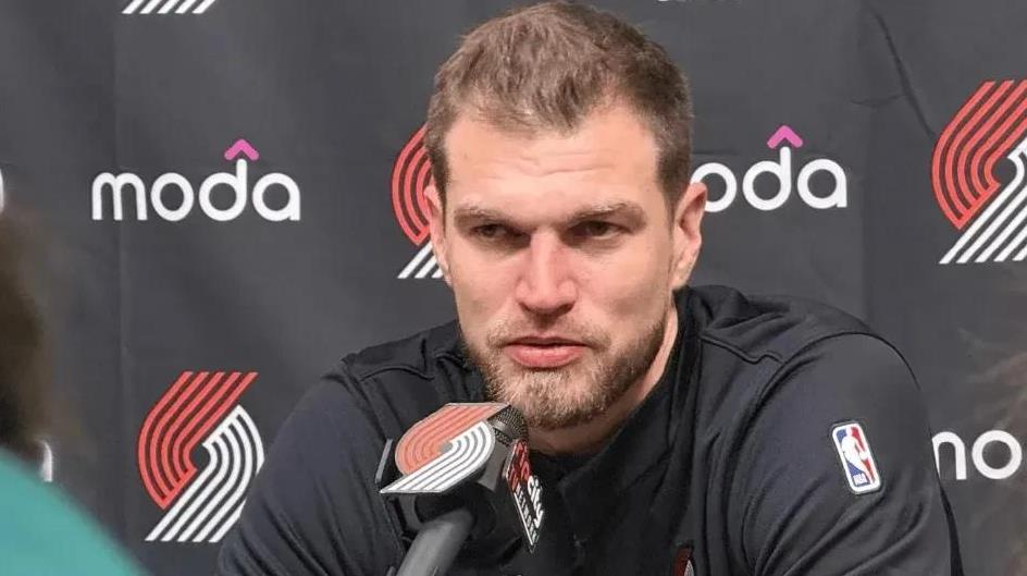 开拓者真的不需要中锋！自己没打明白的中锋教练确实不行！开拓者对阵湖人的比赛，湖