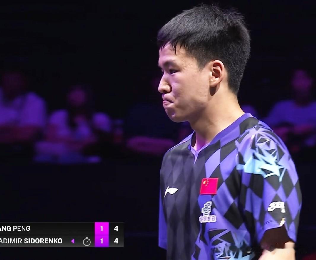向鹏3-1赢了，老将打出气势和担当。向鹏开局比分落后，适应以后比分反超，11-