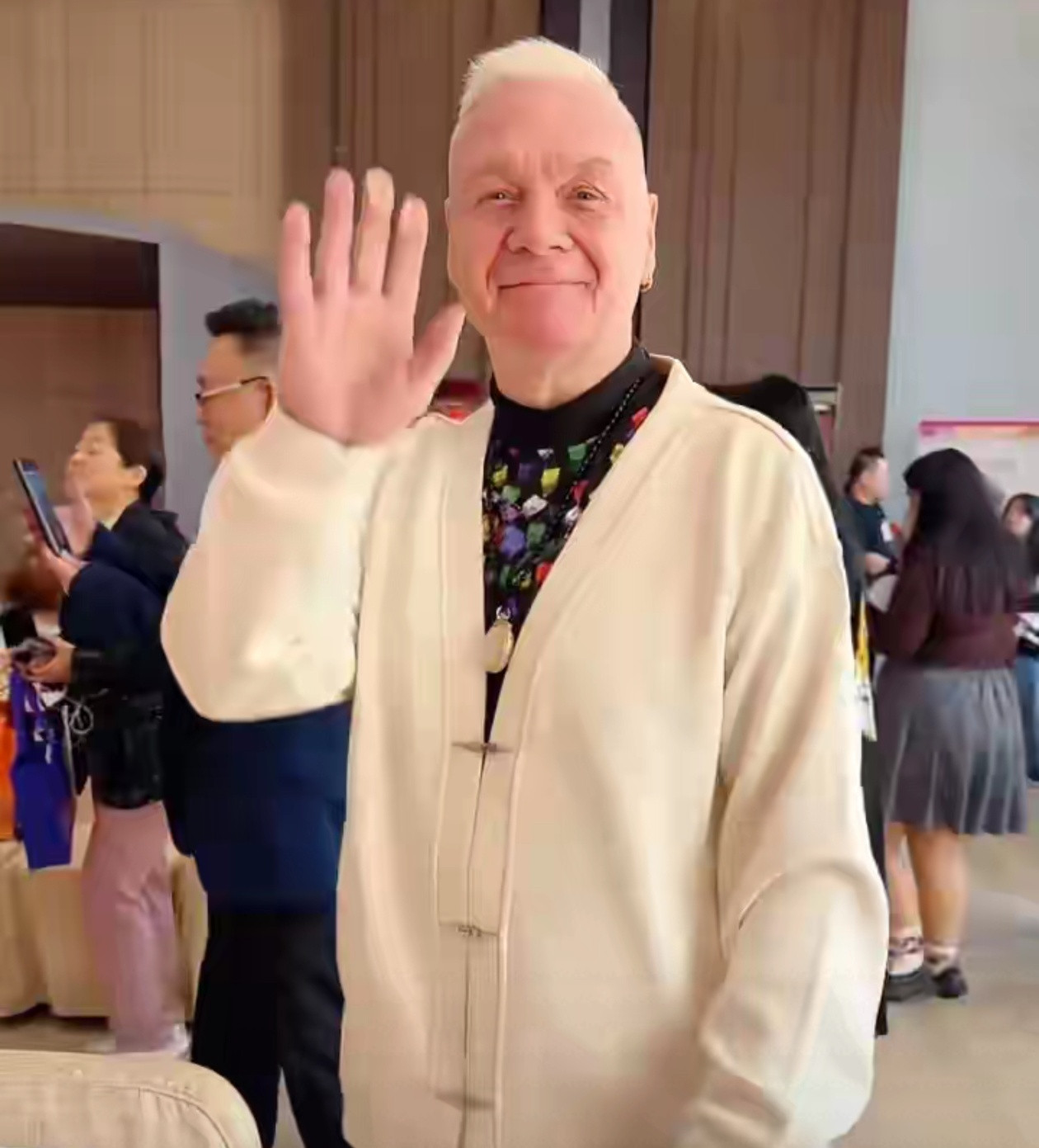 刘家良“最忠心的徒弟”，何麦去世了，看到他去世的原因，我立刻做了三个决定。刷到何麦离世的消息，心里久